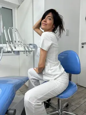 Dr Lily 🦷 profile