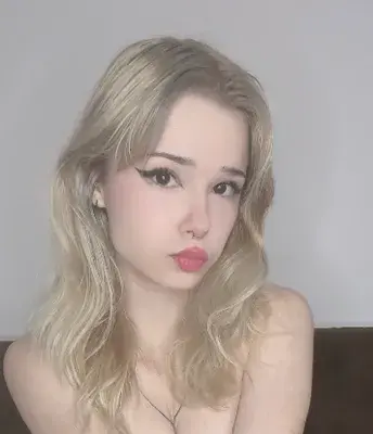 🦊 Petite Foxy Mei 🍑💦 profile