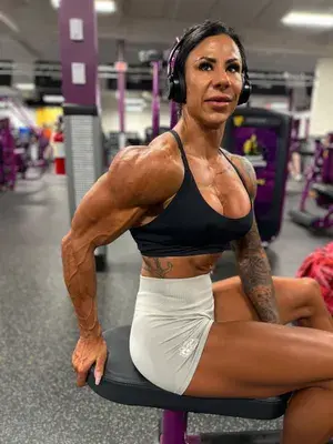 Crystal 🖤 Gym GF profile