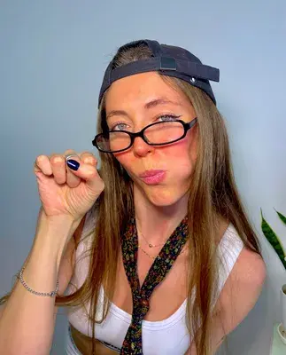 Lily 💛 Tiny & tight🥹💦 profile